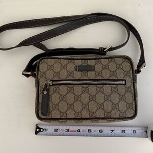 Gucci Beige Brown GG Supreme Monogram Crossbody Bag